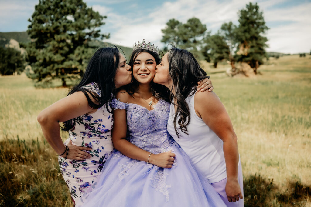 Quinceañera family portraits with mom and gradnma
